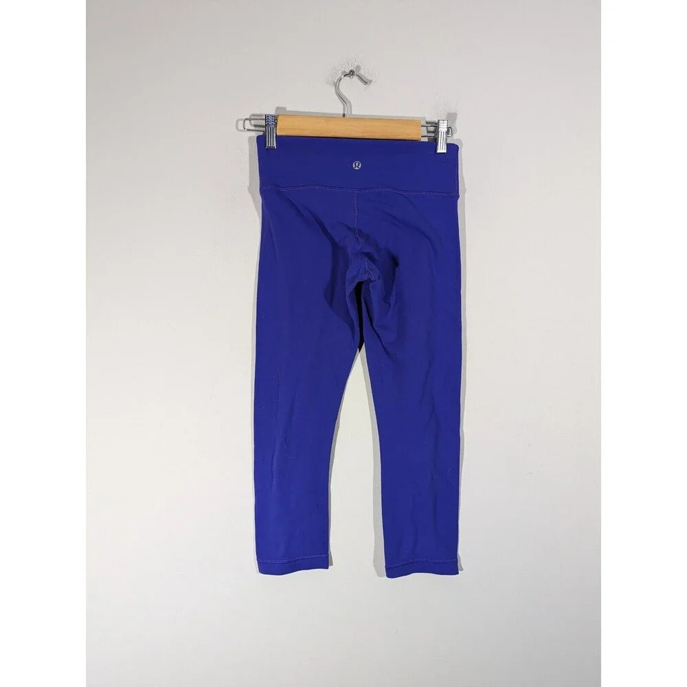 Lululemon Violet‎ Capri Leggings Women Size 4